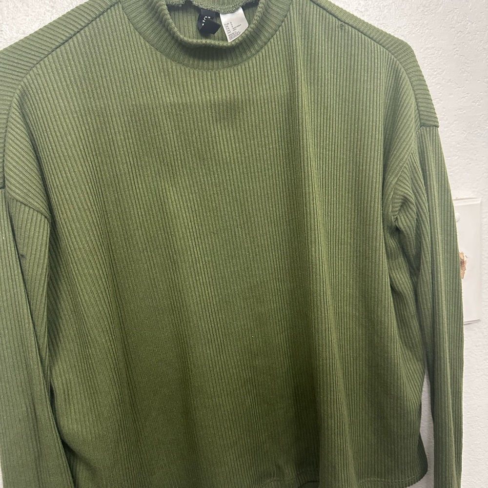 H&M Green Ribbed Knit Top - Picture 1 of 9